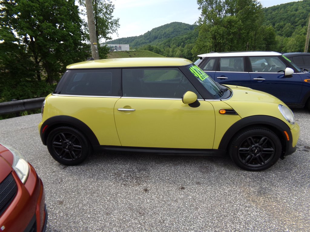2011 MINI Cooper Base's photo