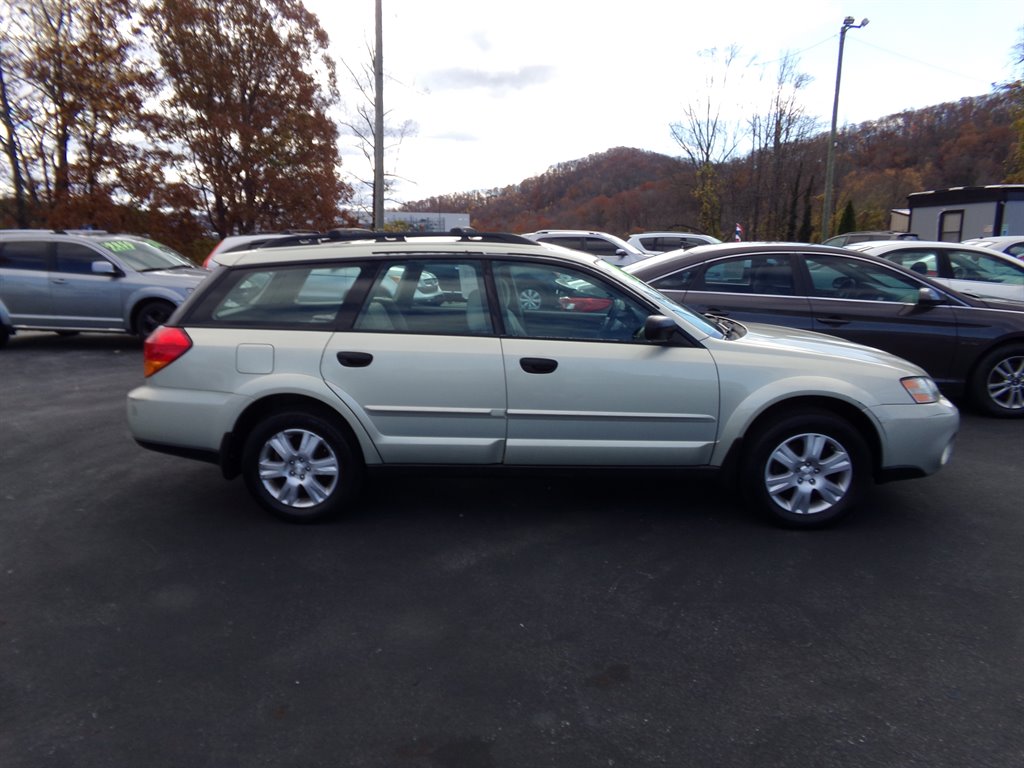2005 Subaru Outback I 4AT's photo
